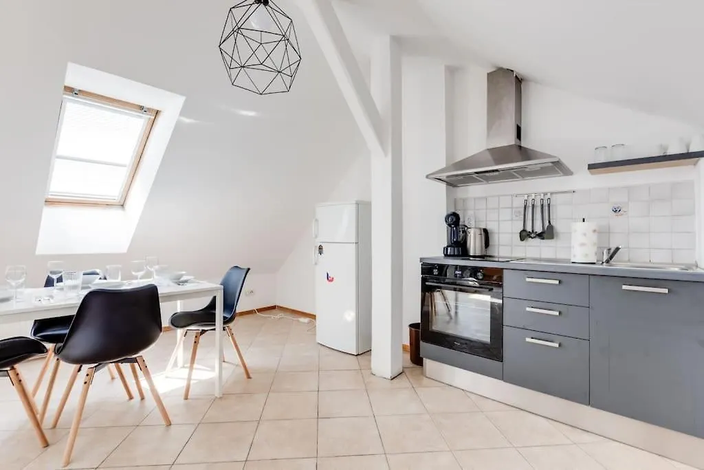 Cozy & Quiet Center Attic With Castle View - Vtub Appartement Praag Tsjechië