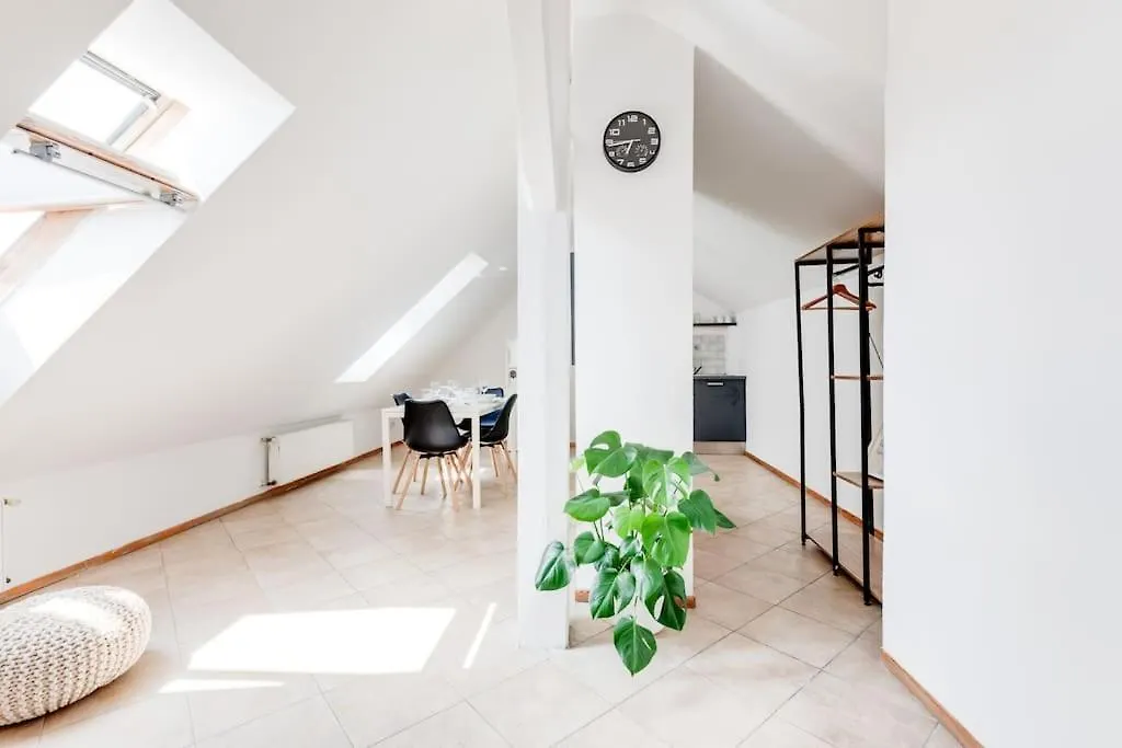 Cozy & Quiet Center Attic With Castle View - Vtub Daire Prag